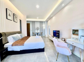 Imperio Studio 2pax/bathub/tvbox/attari-game/City